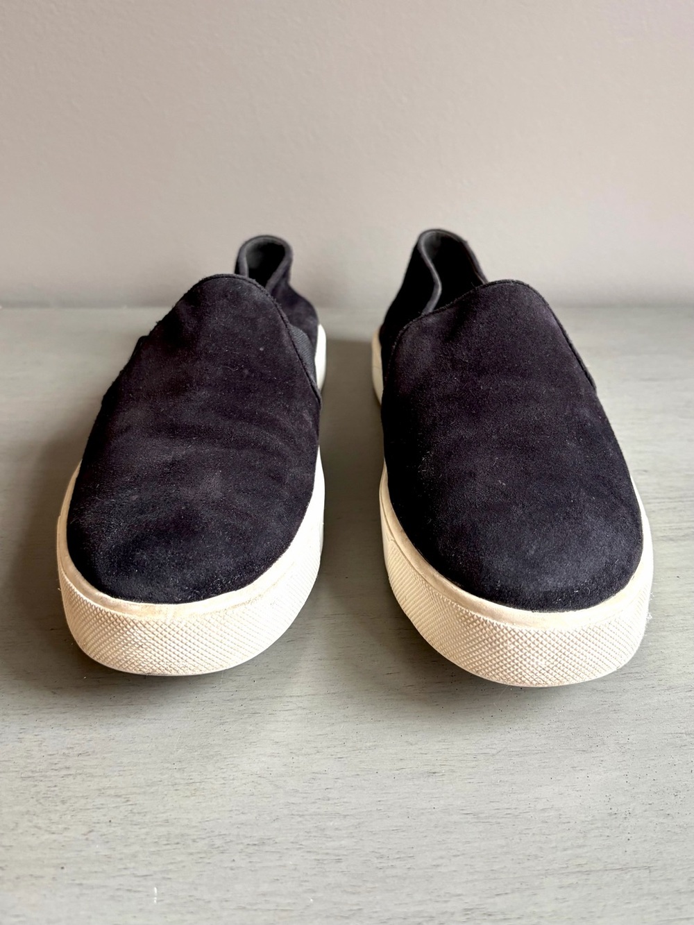Vince Black Suede Leather Slip-On Sneakers Shoe White Sole Women Size 8.5 Casual - Picture 3 of 13